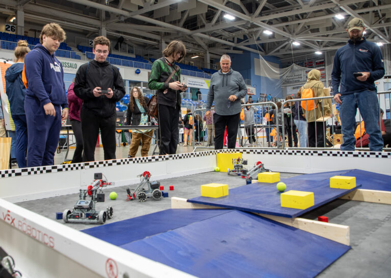 E2CCB Students Show Off Skills at STEM Wars Competition