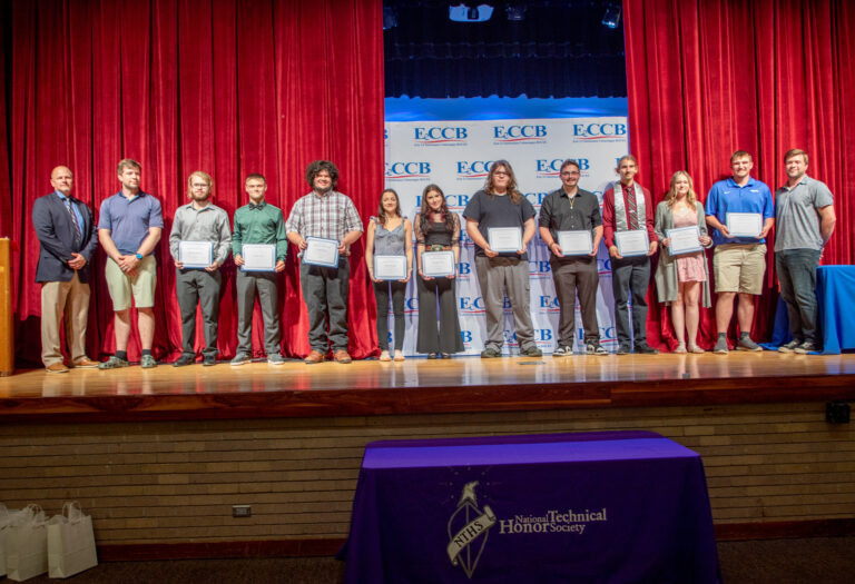 Hewes Celebrates Seniors at Annual Awards Night