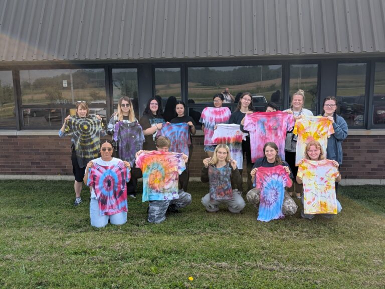 Students Explore the Science of Tie-Dye at LoGuidice